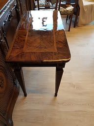 Möbelrestauration am Beispiel eines Tisches